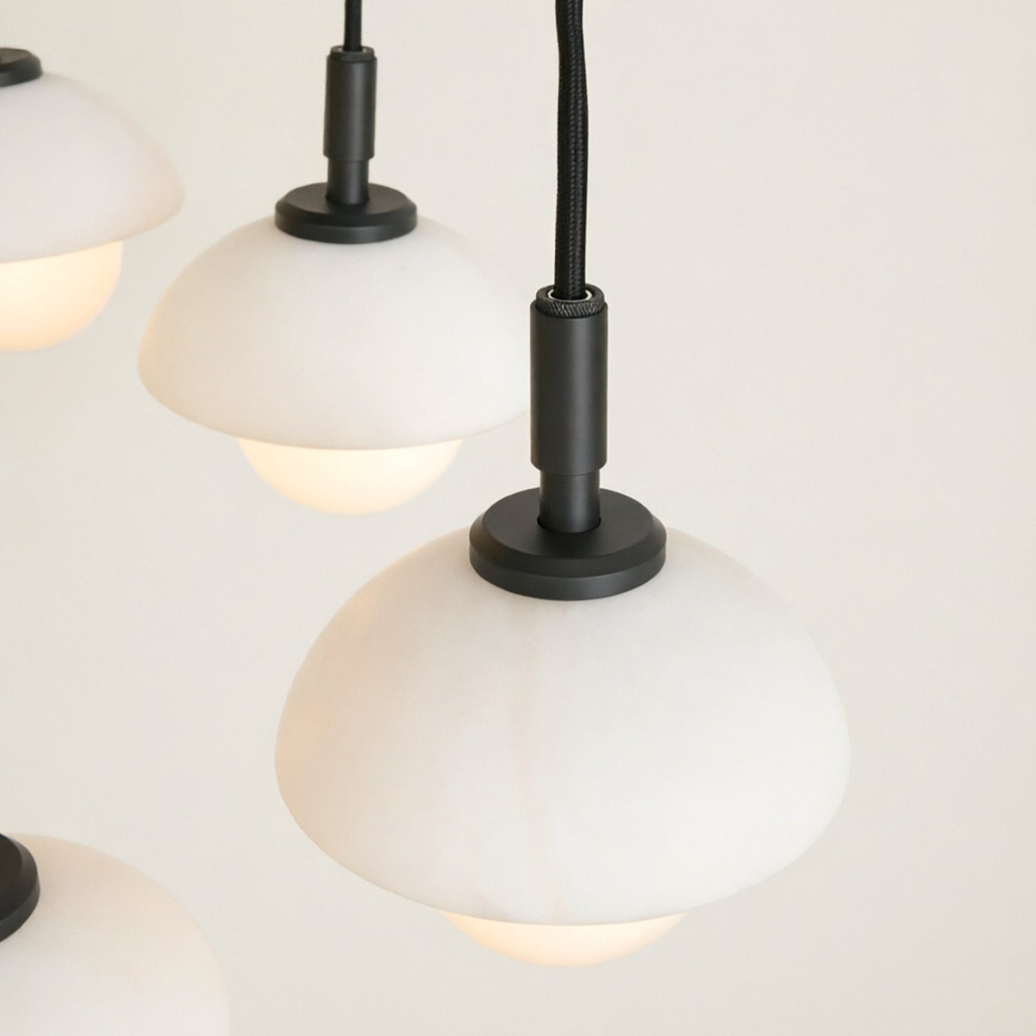 Glowen Alabaster Round Chandelier 32"