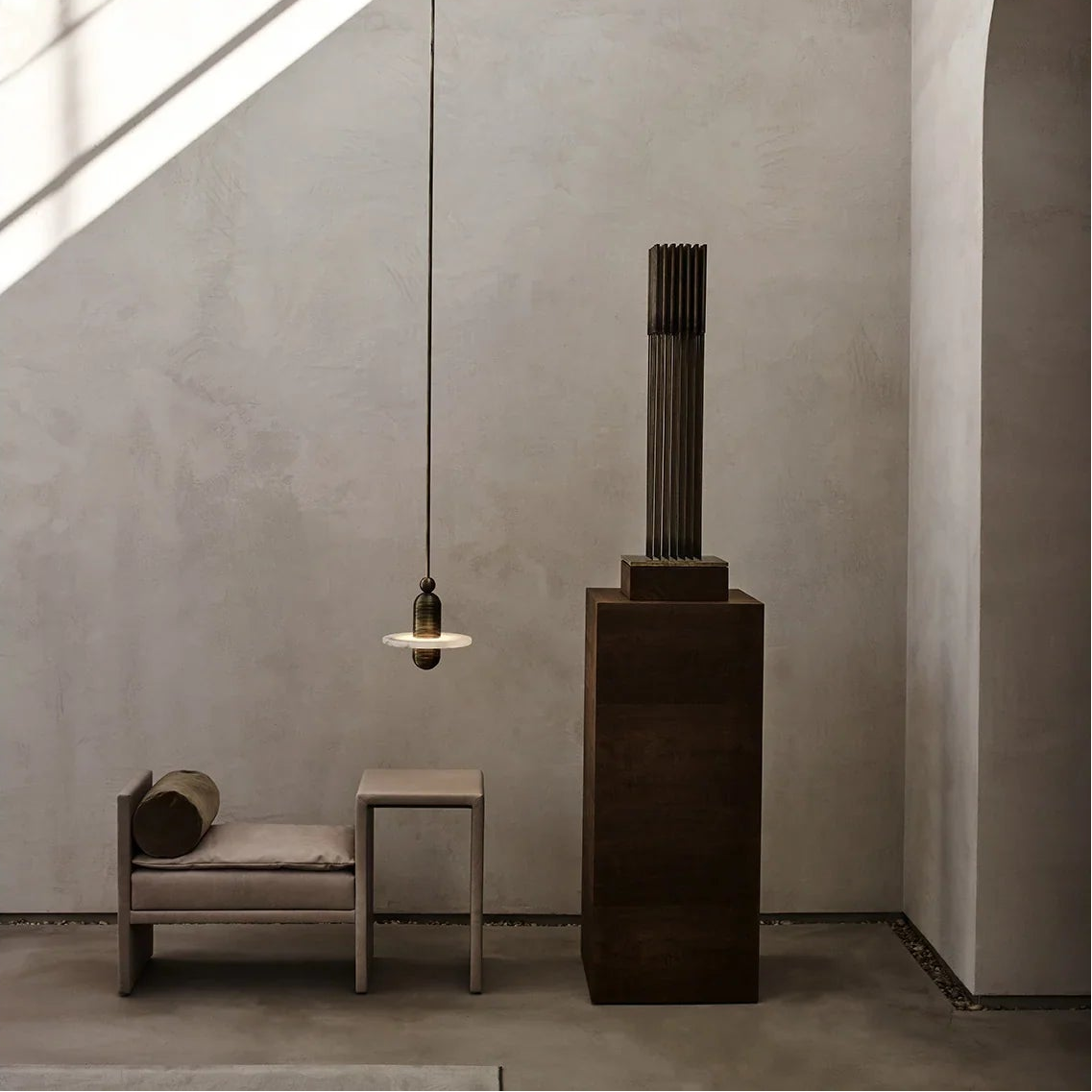 Median Alabaster Mono Pendant