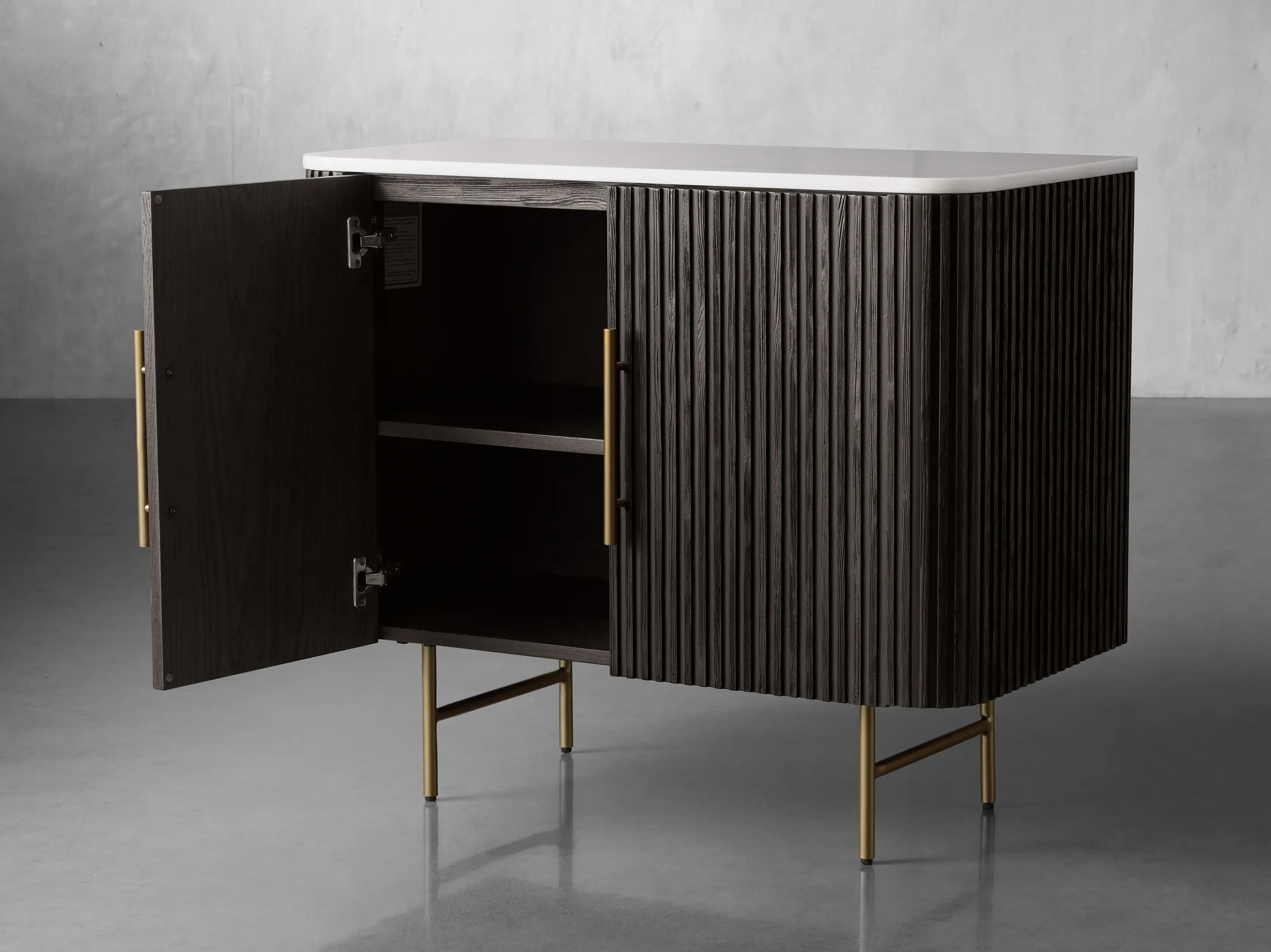 Finnley Hall Chest-Vancei