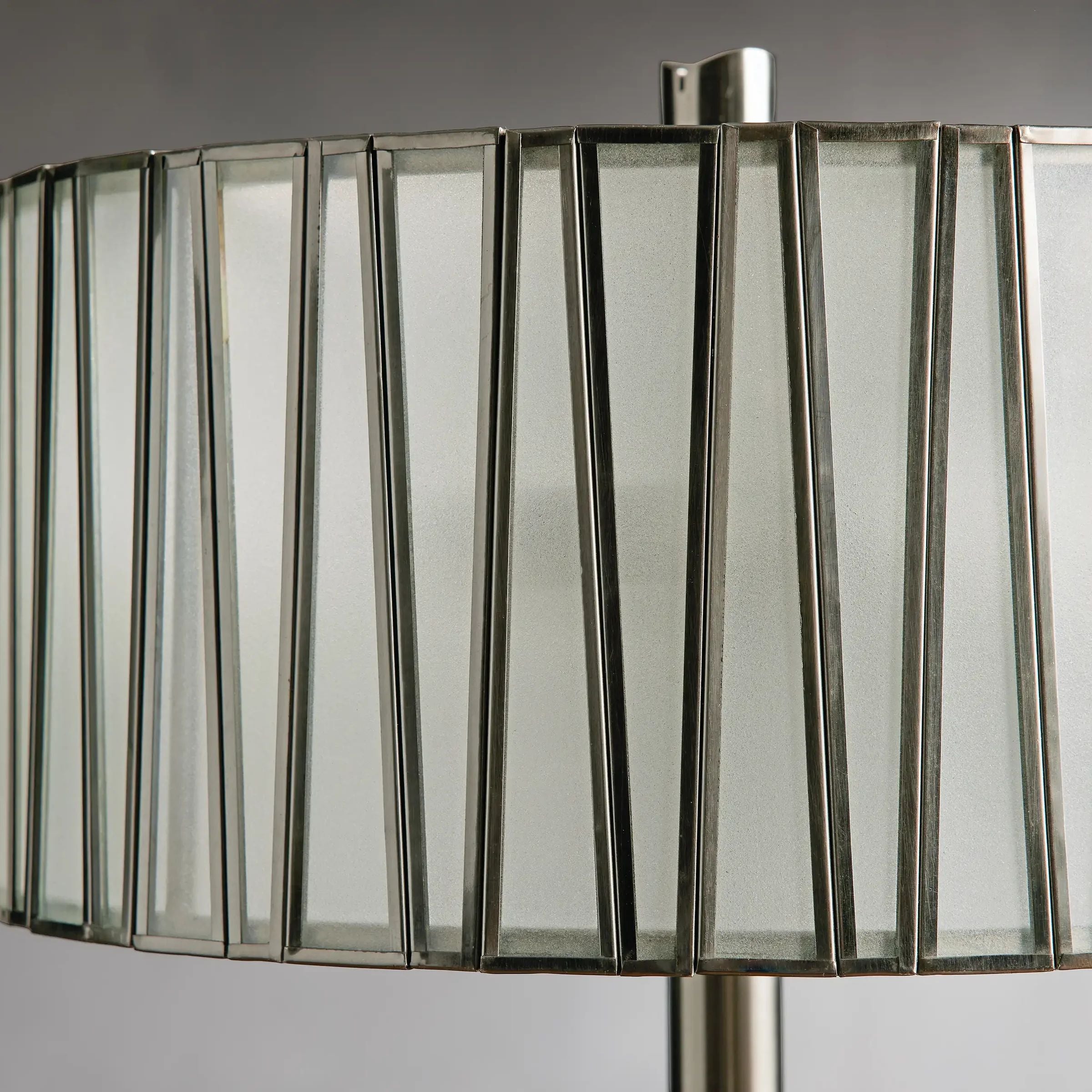 Junit Glass  Floor Lamp-Vancei