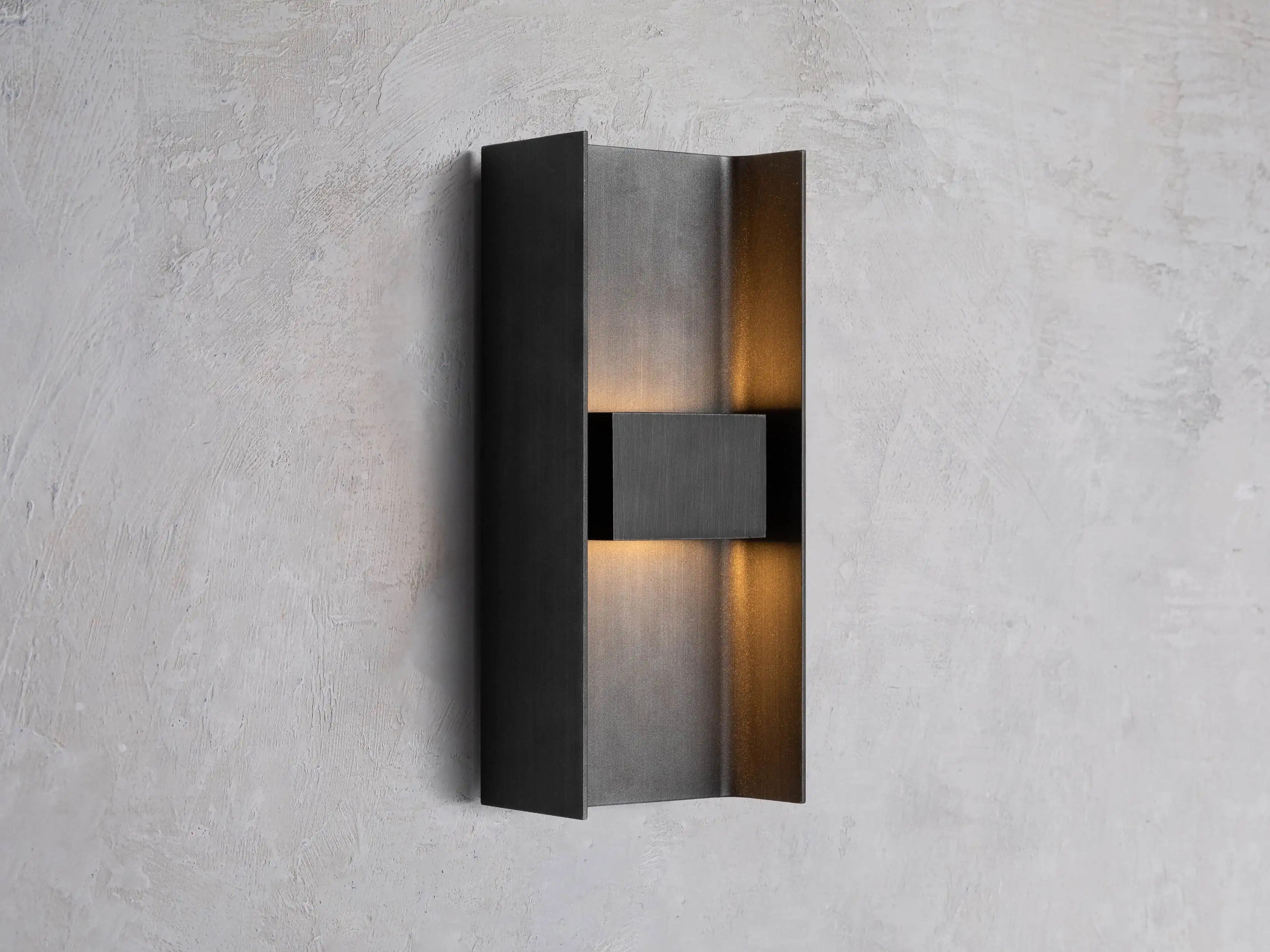 Silas Outdoor Wall Sconce-Vancei