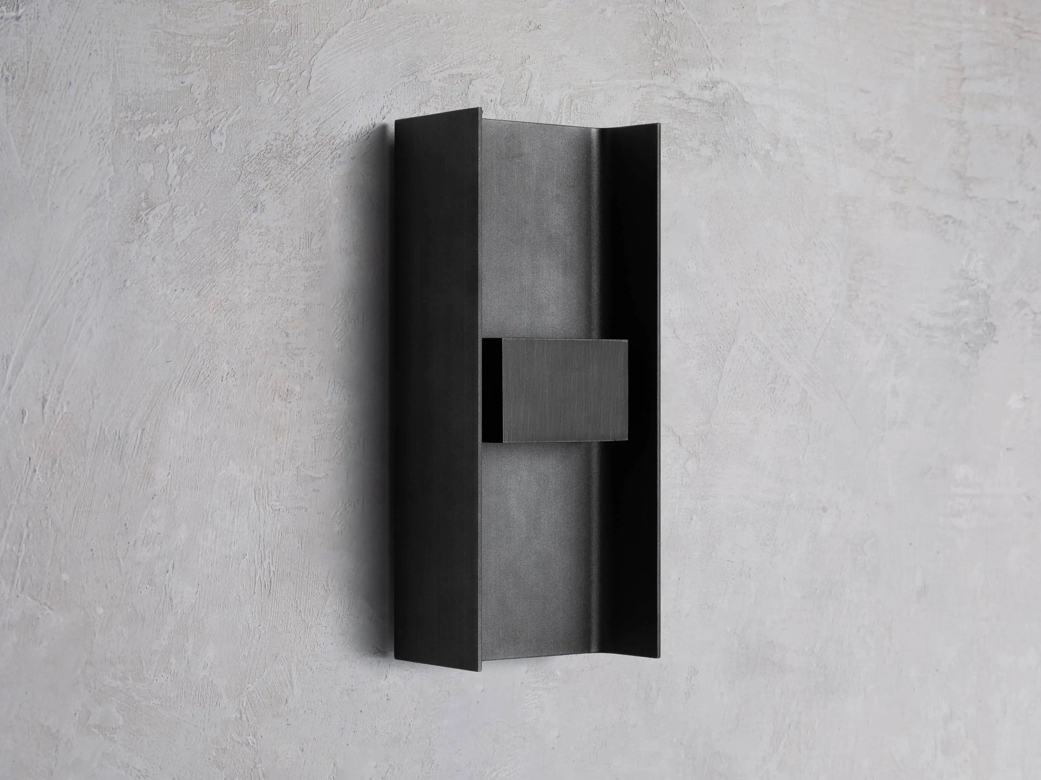 Silas Outdoor Wall Sconce-Vancei