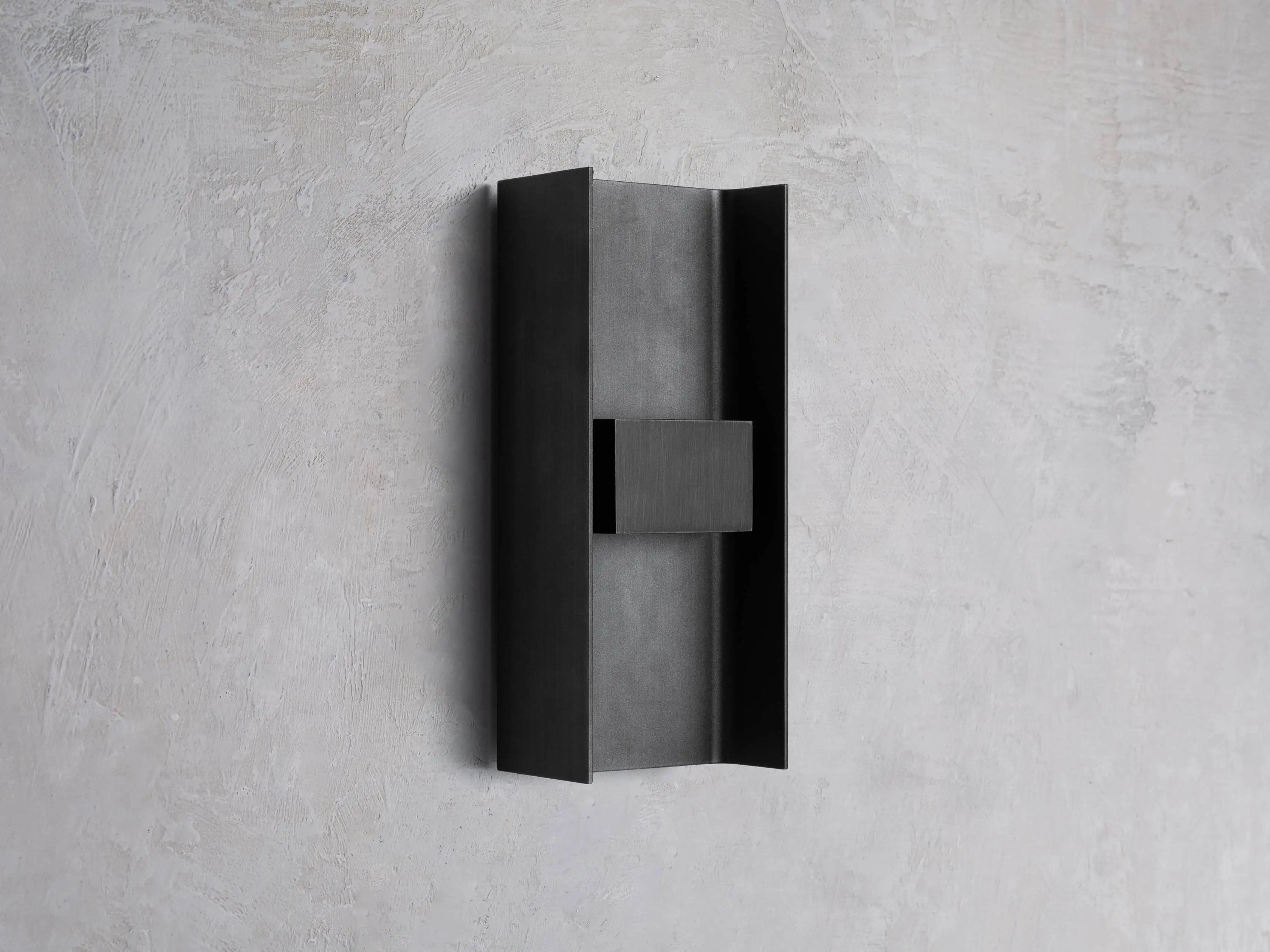 Silas Outdoor Wall Sconce-Vancei
