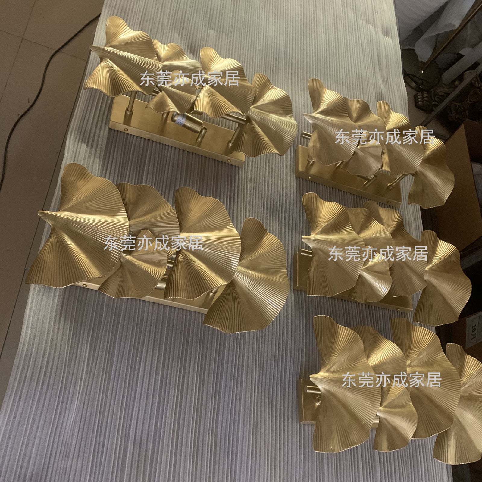 Modern Luxury Polished Brass Ginkgo Biloba 2-Light Wall Sconce Lamp For Hallway