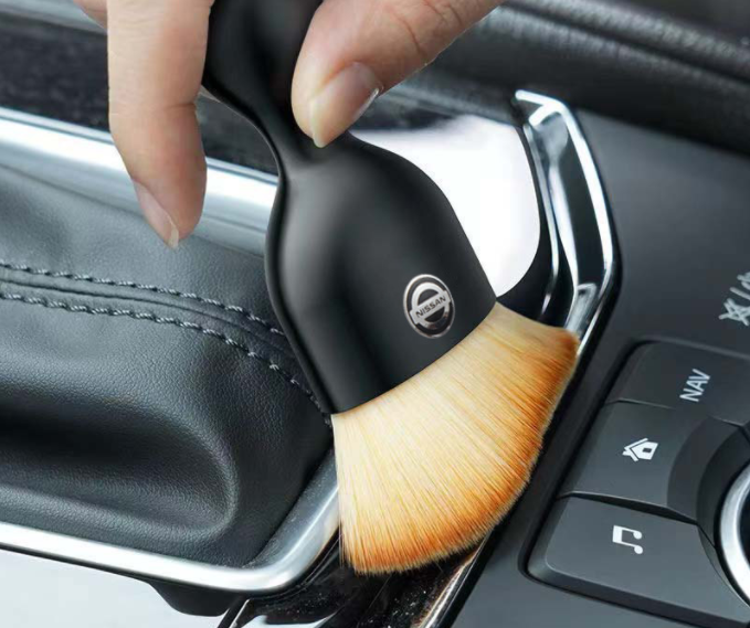 Hot Sale🔥50% OFF🔥Car interior crevice dust brush
