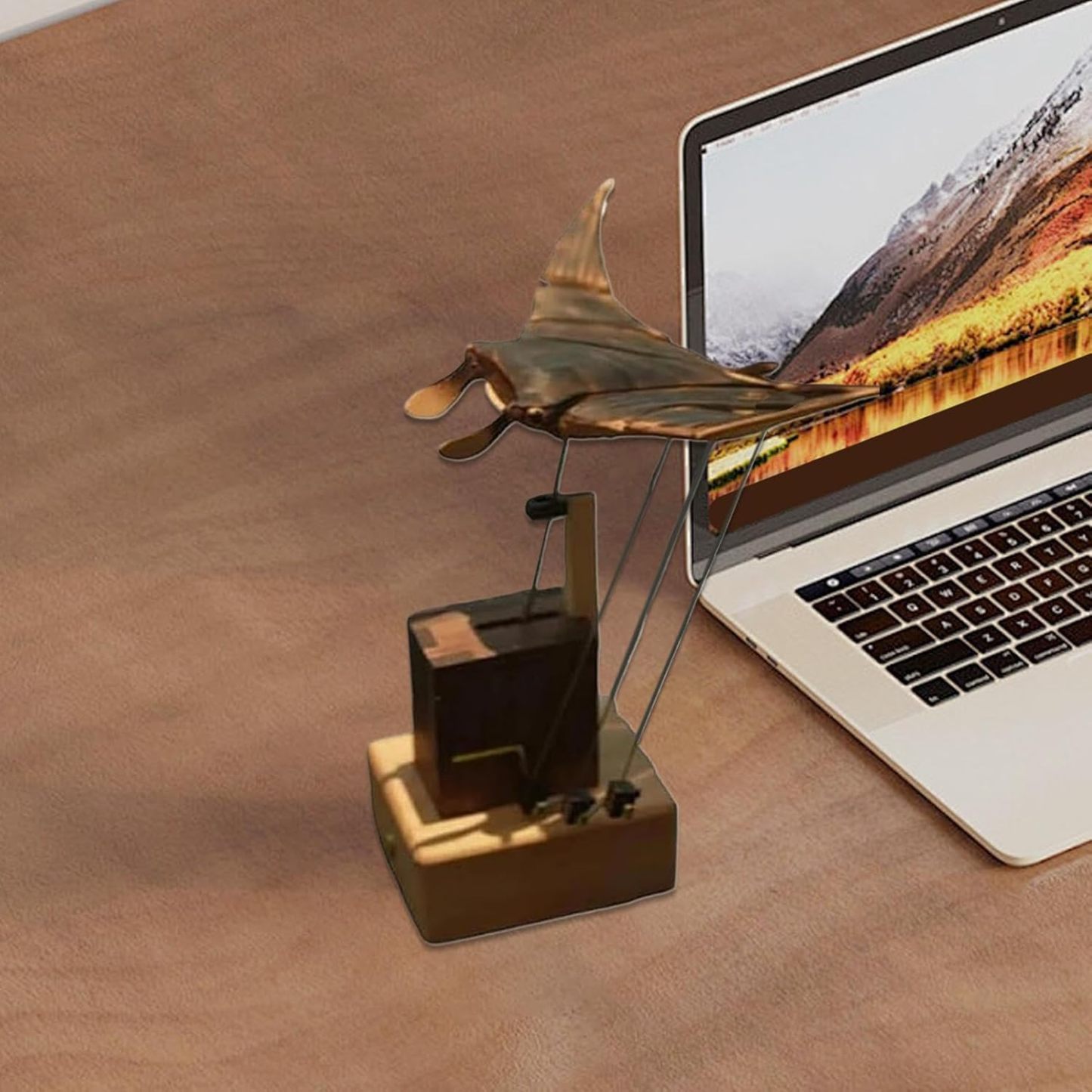 Wooden Figurines | Wooden Manta Ray Mechanical Figurine,Decorative Home Decor for Desk Table Shelf Porch Indoor Birthday Office Living Room Bar Bedroom Entryway Mantel Window