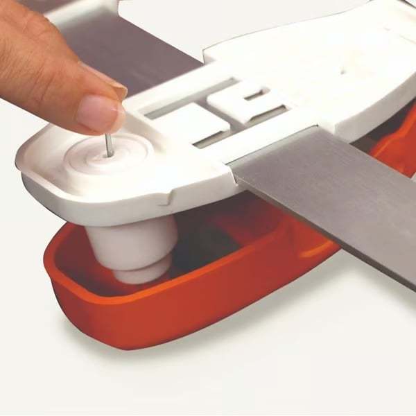 🔥Effortless Dual-Nail Picture Hanger with Built-in Level! 🎯🖼️