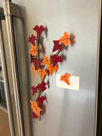 Ivy Fridge Magnet with Articulating Stems