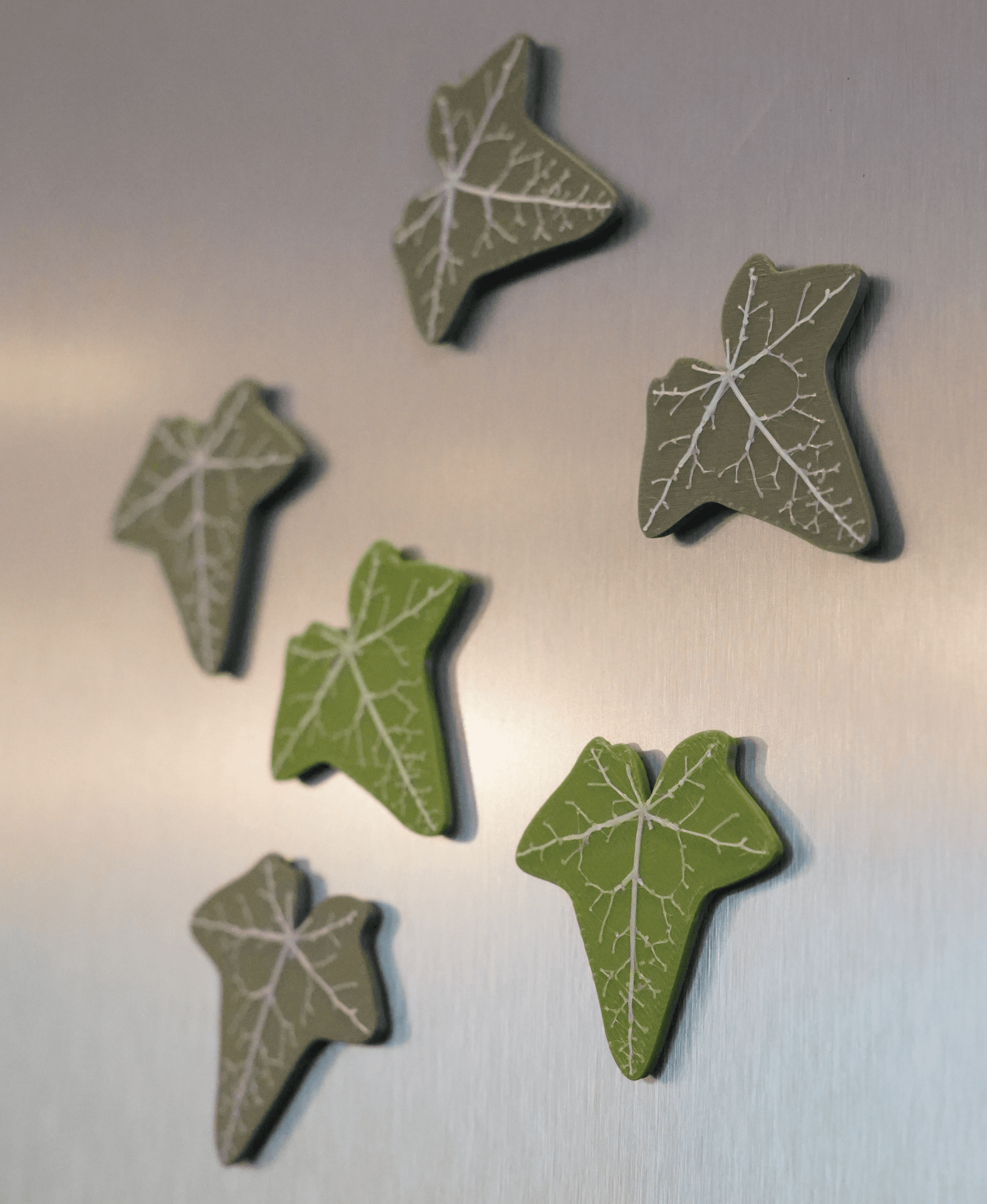 Ivy Fridge Magnet with Articulating Stems