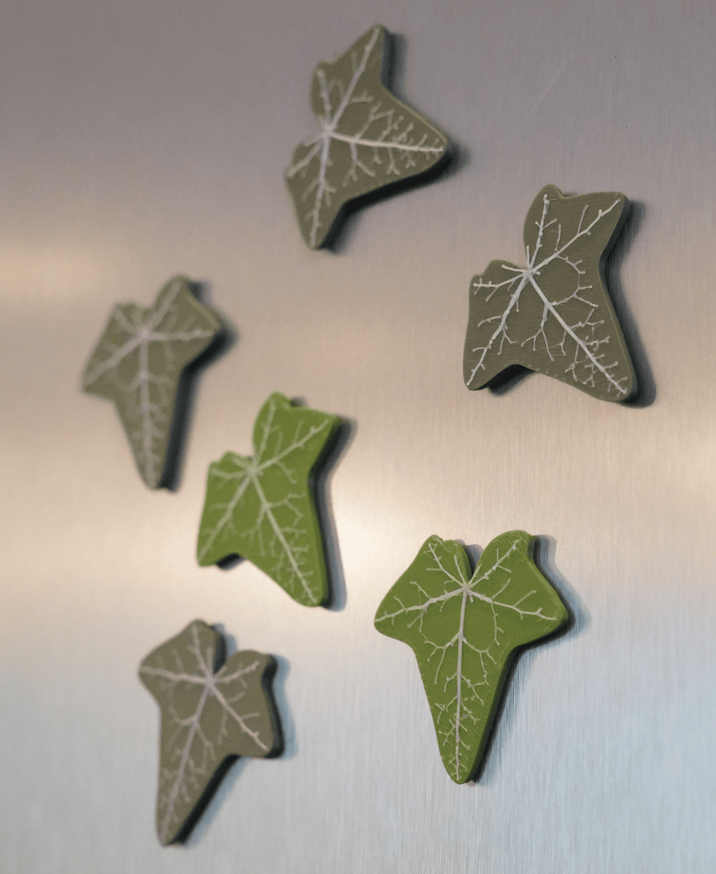 Ivy Fridge Magnet with Articulating Stems