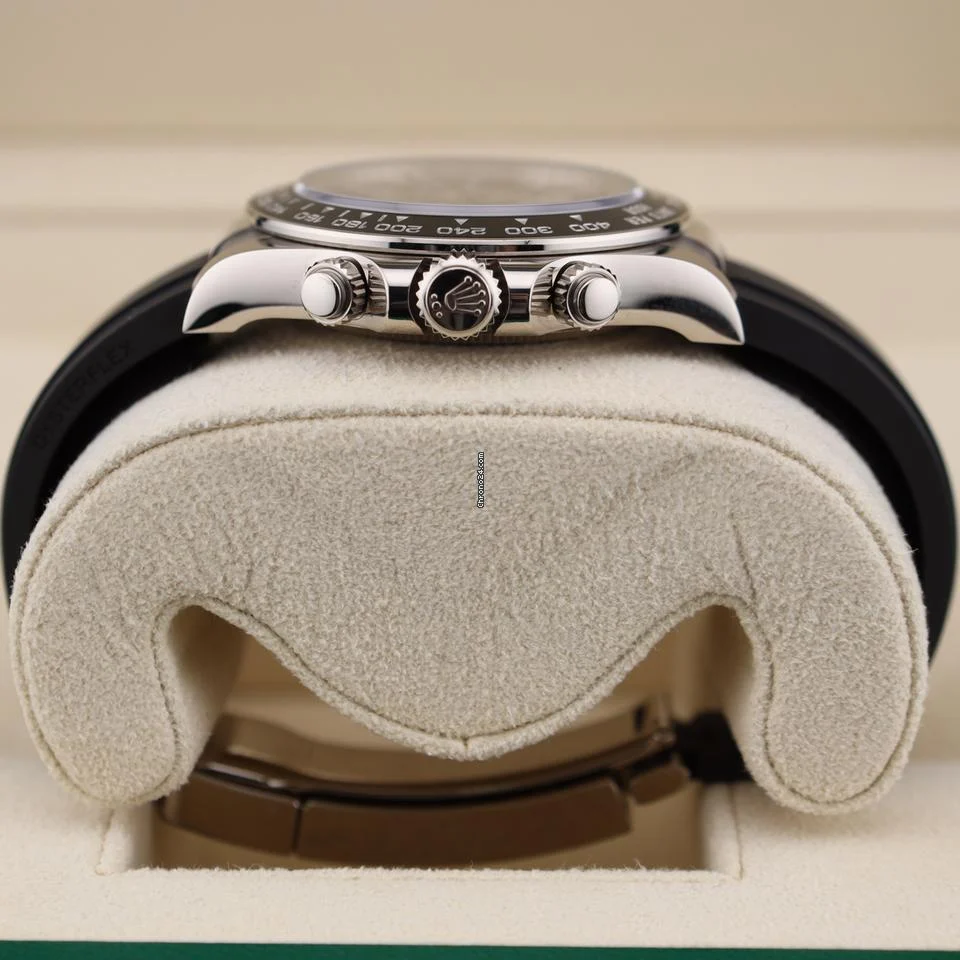 Rolex Cosmograph Daytona watch: 18 kt white gold 