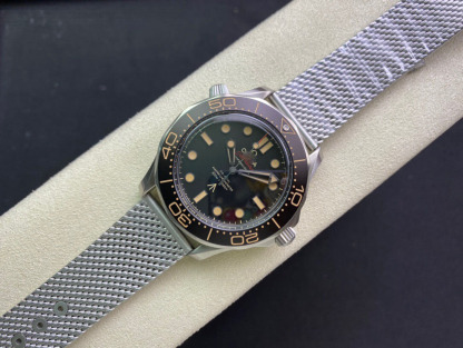 OMEGA SEAMASTER DIVER 300M 007 EDITION 210.90.42.20.01.001 OR FACTORY BLACK BEZEL