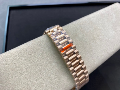 ROLEX DAY DATE 40MM EW FACTORY ROSE GOLD BLACK DIAL