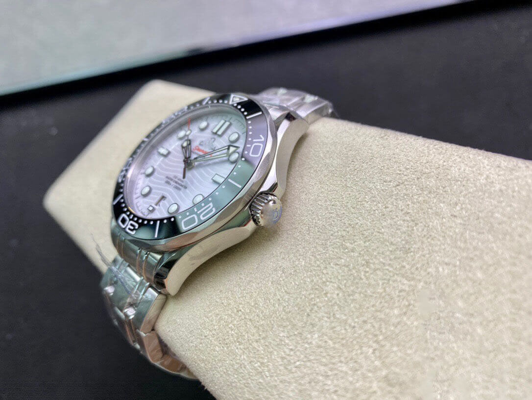 OMEGA SEAMASTER DIVER 300M 210.30.42.20.04.001 OR FACTORY BLACK BEZEL