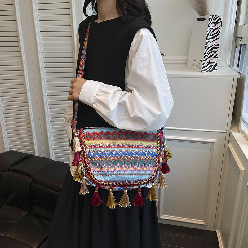 Bohemian style large capacity single-shoulder crossbody bag
