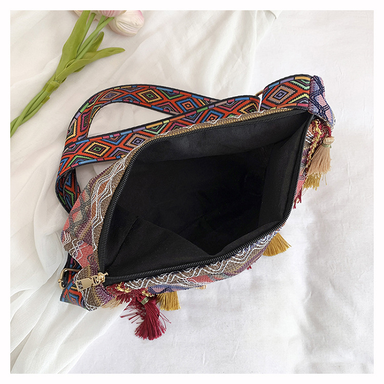 Bohemian style large capacity single-shoulder crossbody bag