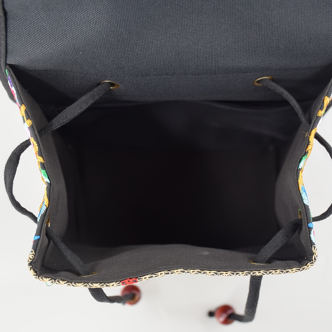 Retro ethnic style embroidered women's backpack