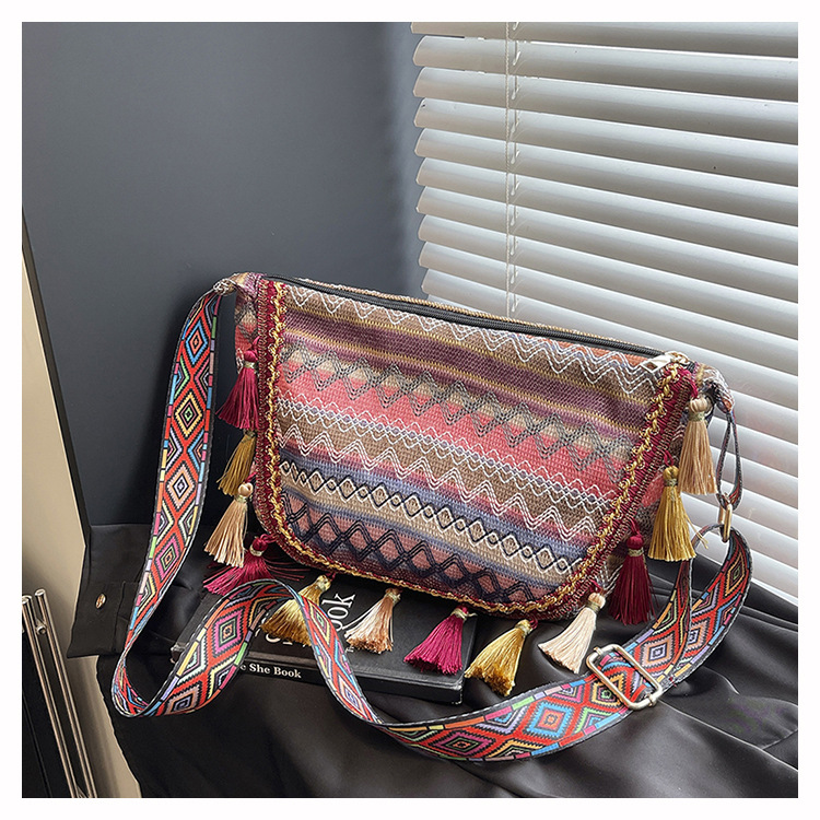 Bohemian style large capacity single-shoulder crossbody bag