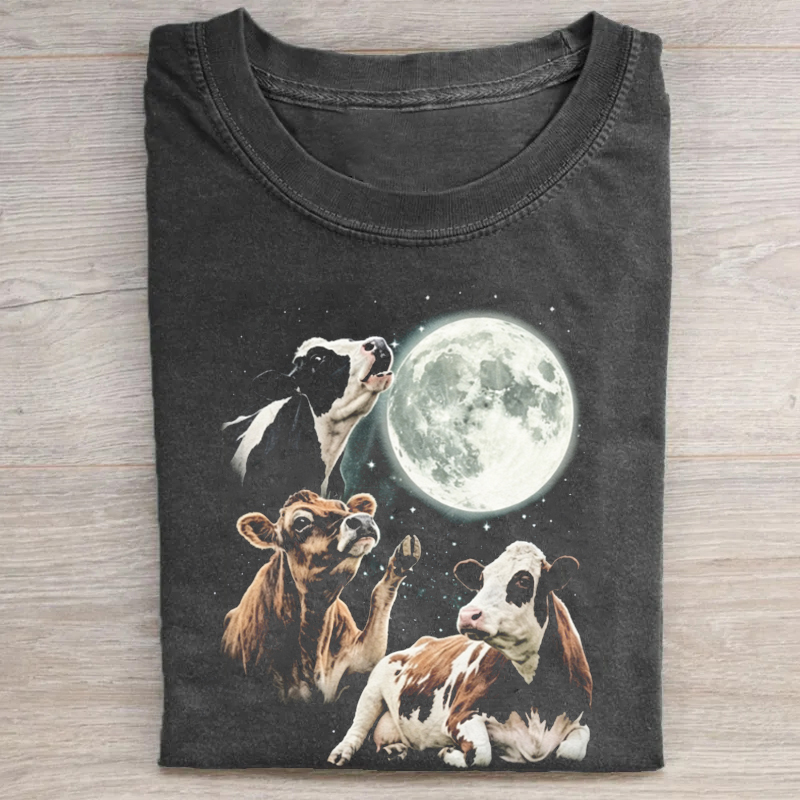 Cow Howling at Moon Vintage 90s T-shirt
