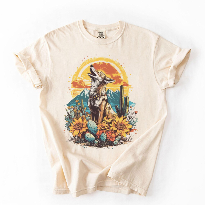 Western Coyote Howling Desert Sunset T-shirt