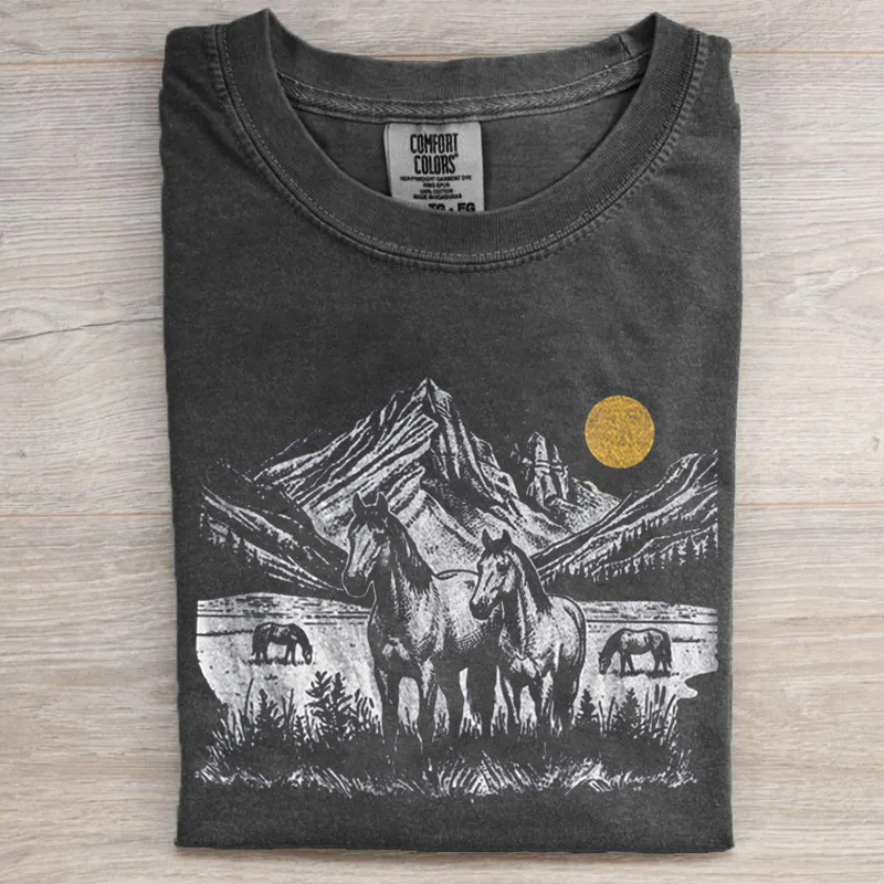 Vintage Western Wild Horses Mountain T-Shirt
