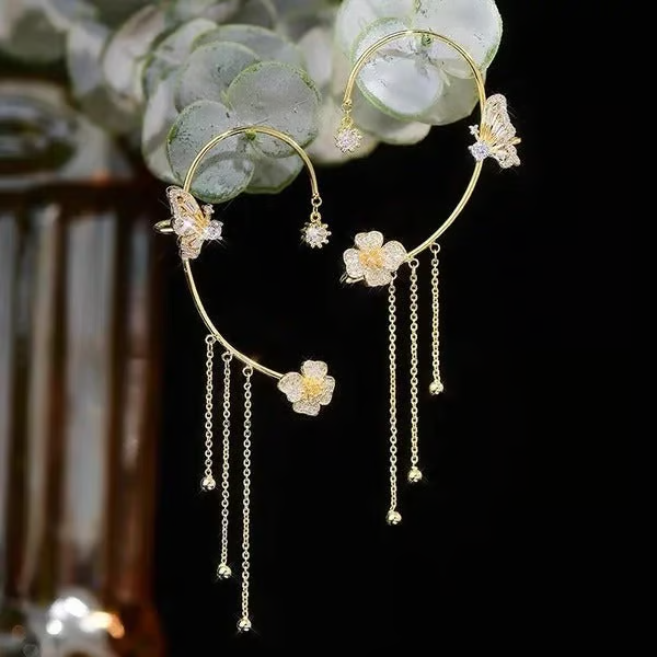 ✨🦋Cubic zirconia earrings with butterfly fringes