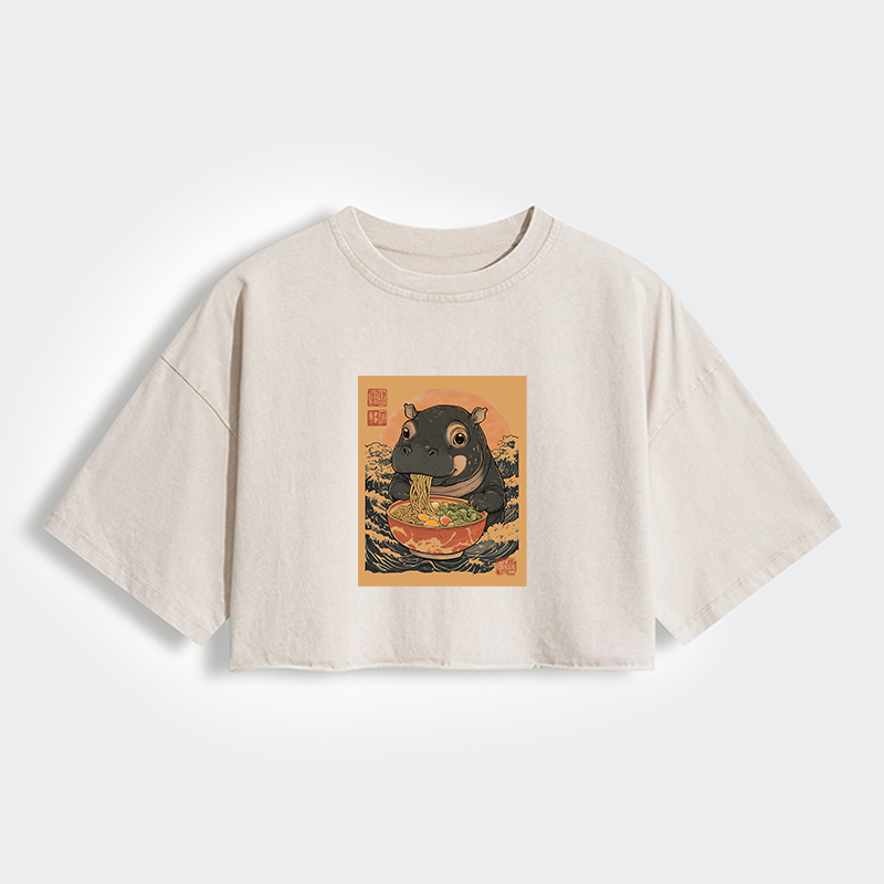 Moo Deng Eat Ramen Women's Washed Crop T-Shirt