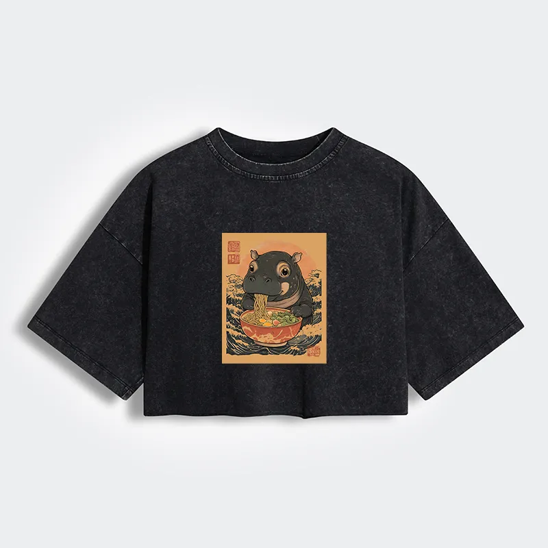 Moo Deng Eat Ramen Women's Washed Crop T-Shirt
