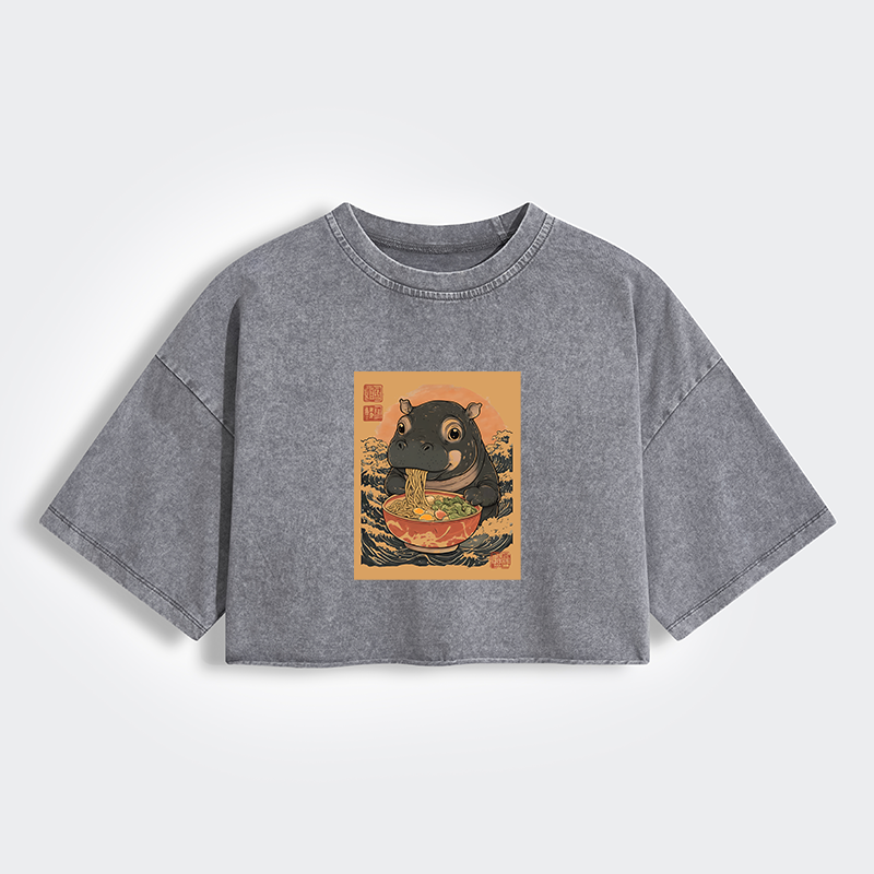 Moo Deng Eat Ramen Women's Washed Crop T-Shirt
