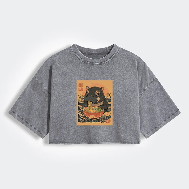 Moo Deng Eat Ramen Women's Washed Crop T-Shirt