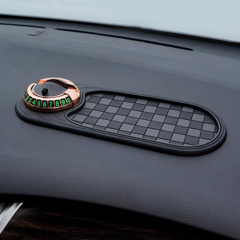 🚗Csúszásgátló autószőnyeg, mobiltelefon-tartó, napszemüvegtartó autós navigációhoz, parkolótábla, központi vezérlőegységhez való tárolórekesz.