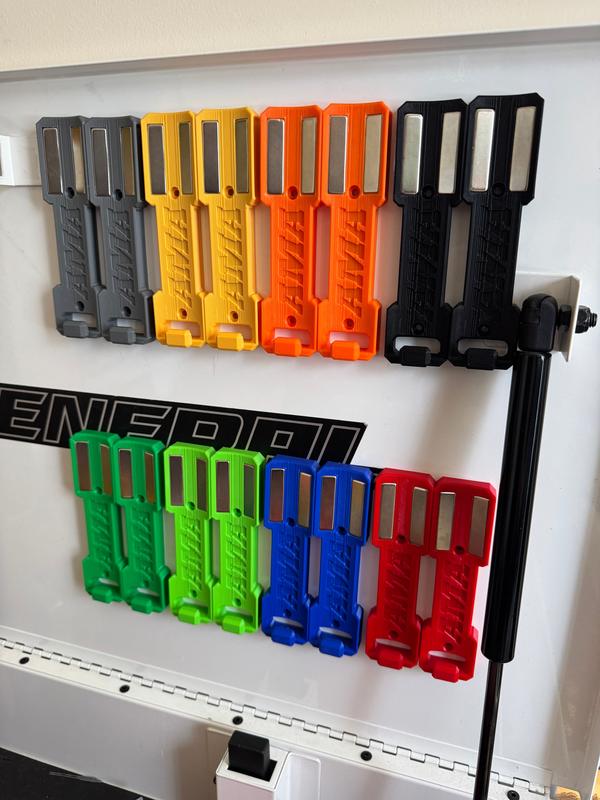 🔥Black Friday Promotion🎁🛠️2-Pcs Magnetic Aerosol Can Holder V2