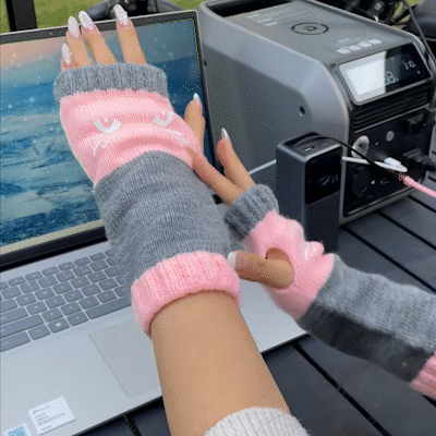 🎉Christmas Sale - 50% OFF🔥Women's Knitted Fingerless Gloves with Cute Cat Pattern