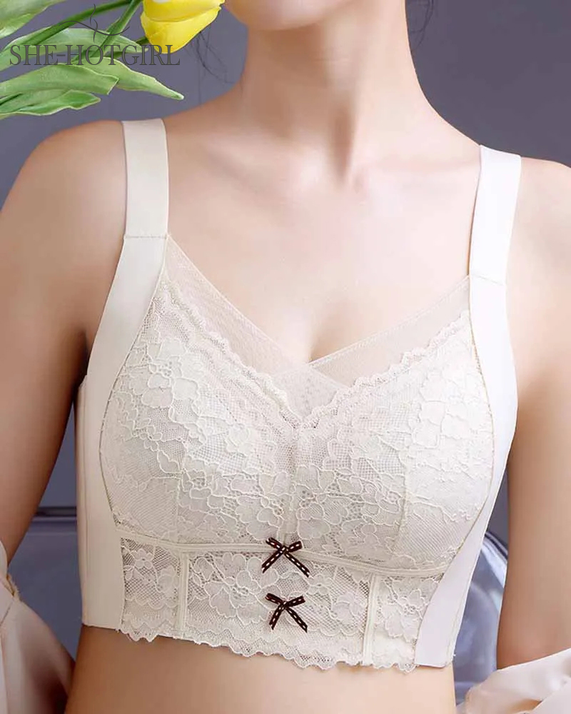 Breathable wire-free lace bra with full coverage and comfortable fit