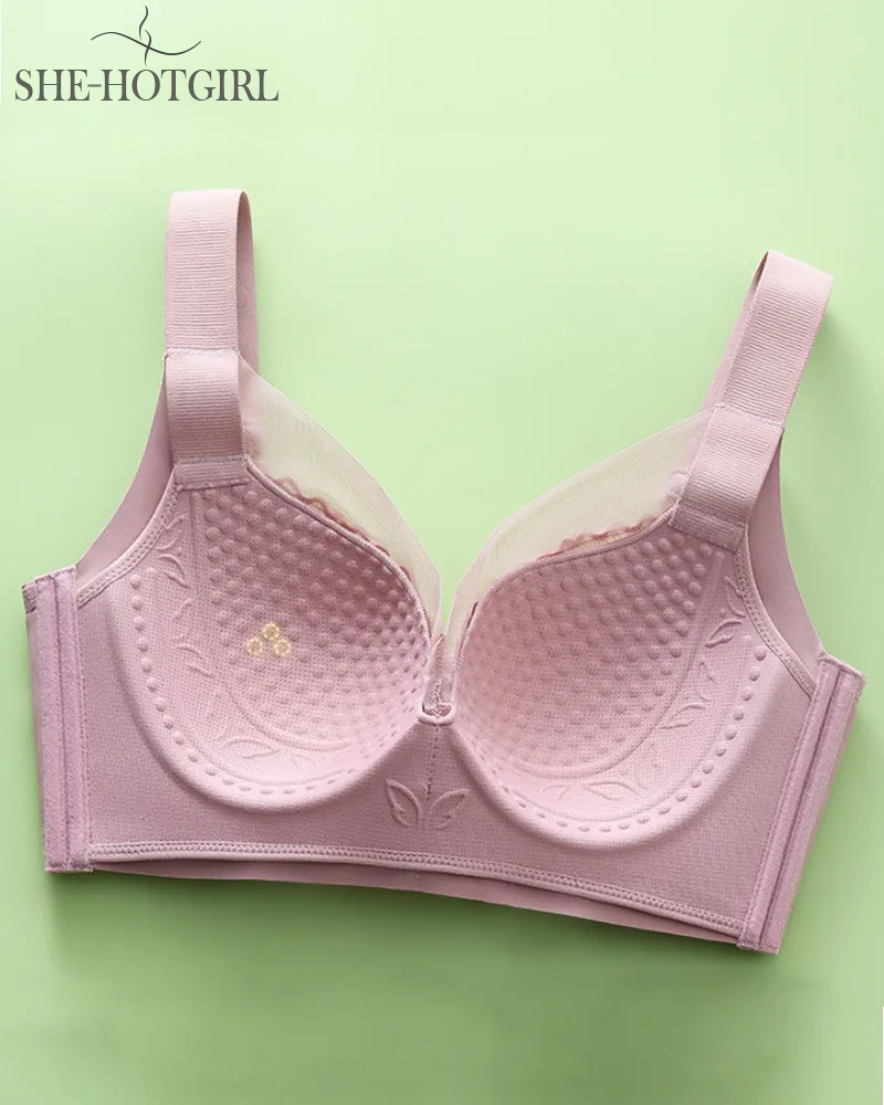 Non-wired push up minimizer bra made of lace