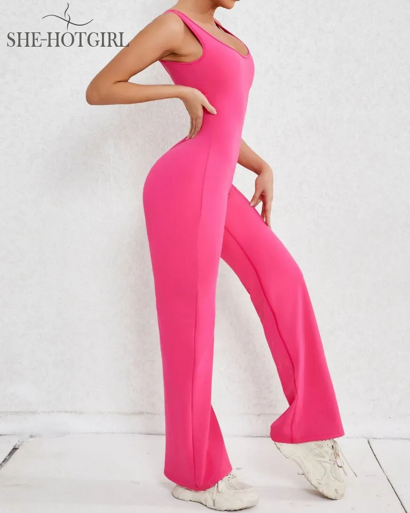 Sporty yoga jumpsuit with flared legs and hollow back