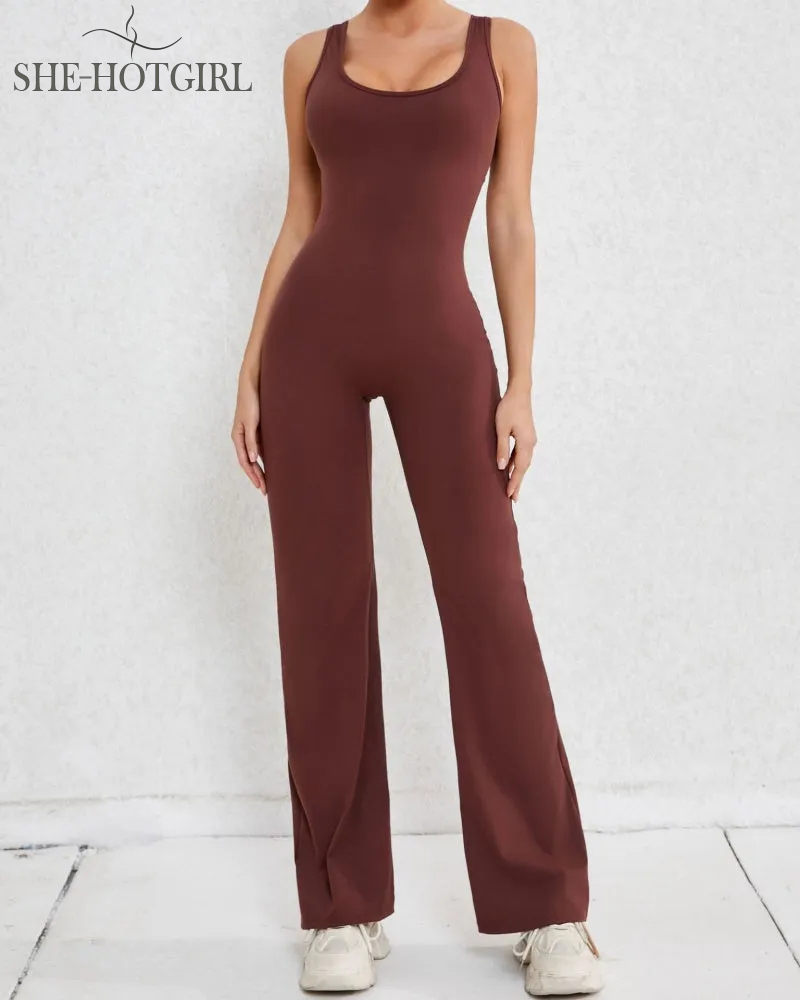 Sporty yoga jumpsuit with flared legs and hollow back