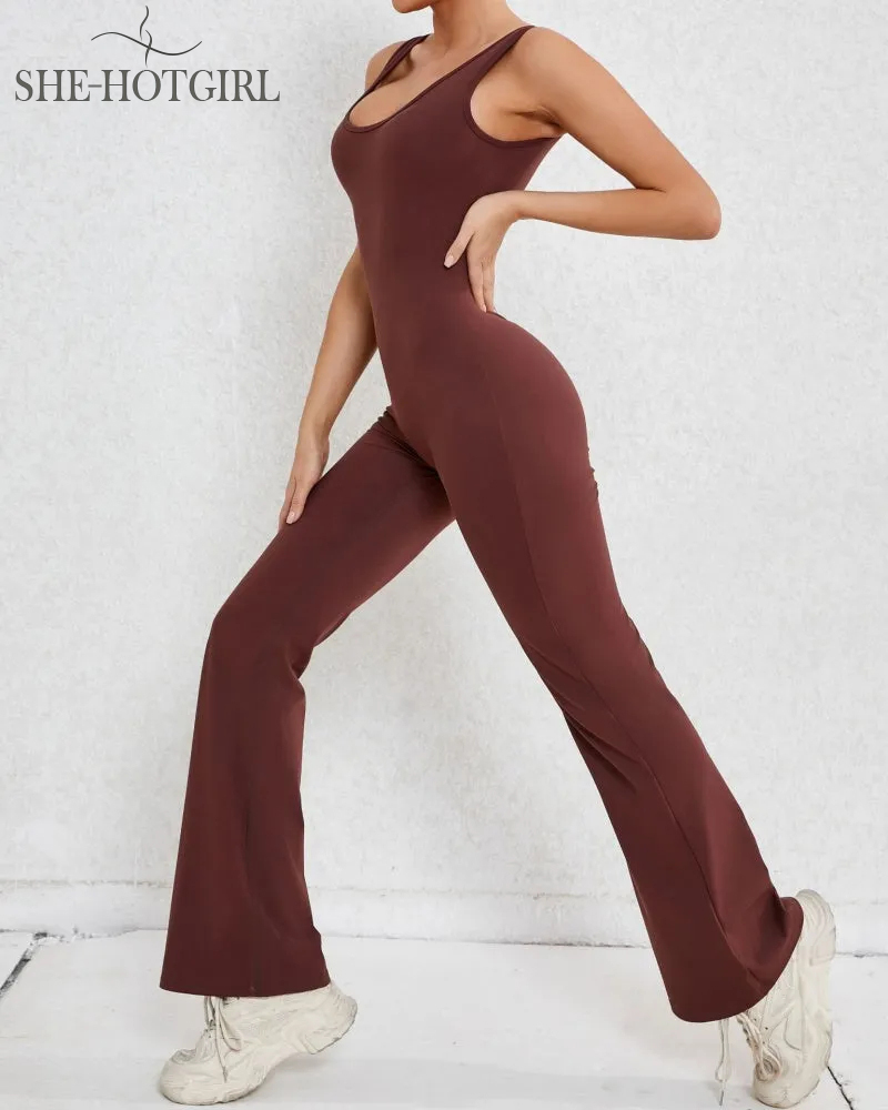 Sporty yoga jumpsuit with flared legs and hollow back