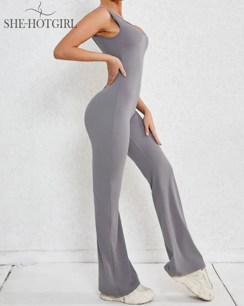 Sporty yoga jumpsuit with flared legs and hollow back