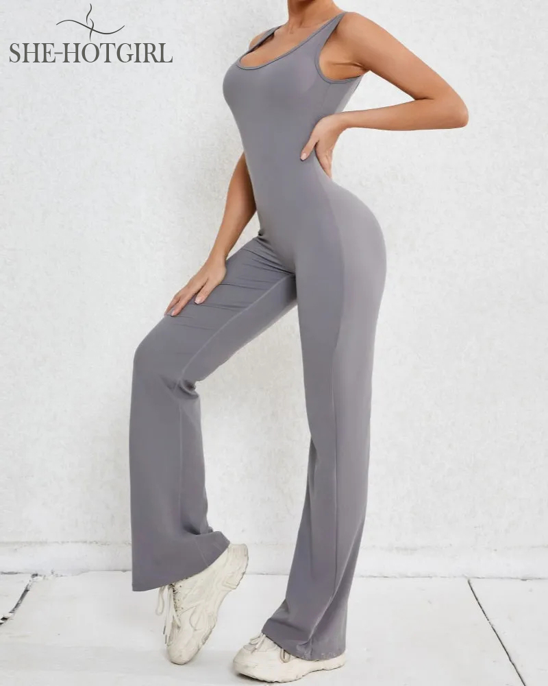 Sporty yoga jumpsuit with flared legs and hollow back