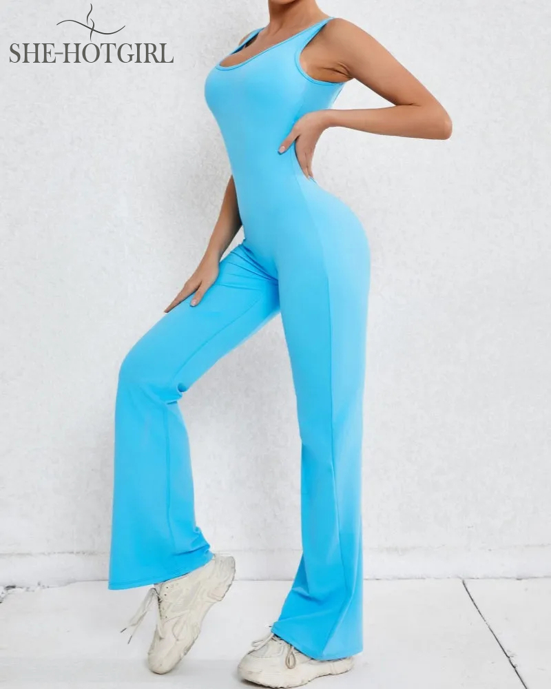 Sporty yoga jumpsuit with flared legs and hollow back