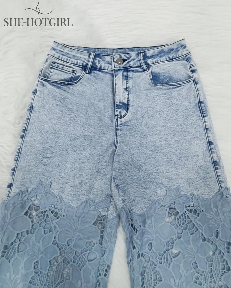Wide-legged jeans with floral pattern and lace for women