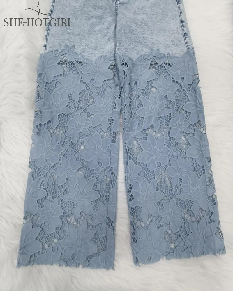 Wide-legged jeans with floral pattern and lace for women