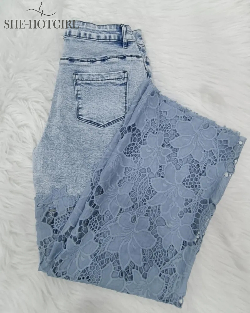 Wide-legged jeans with floral pattern and lace for women
