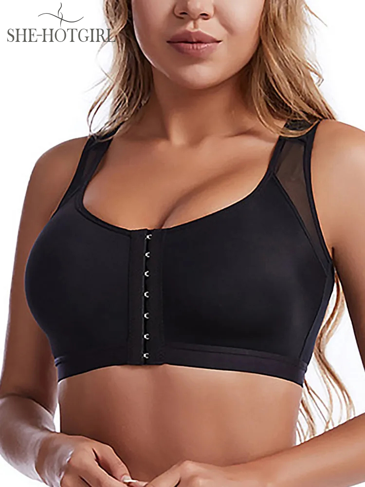 Women's bra with front closure and adjustable shoulder straps