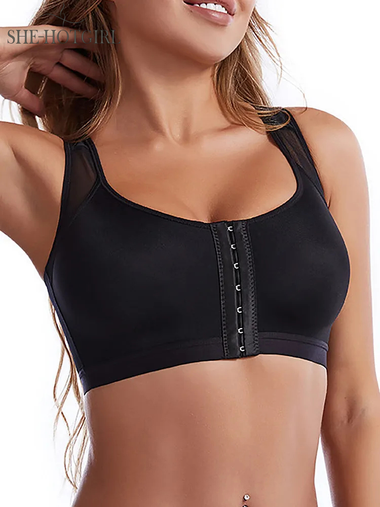 Women's bra with front closure and adjustable shoulder straps