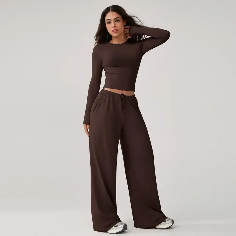 Women's long-sleeved top and wide-leg pants suit