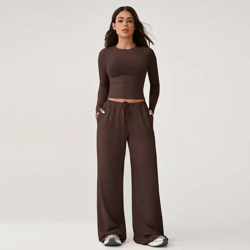 Women's long-sleeved top and wide-leg pants suit