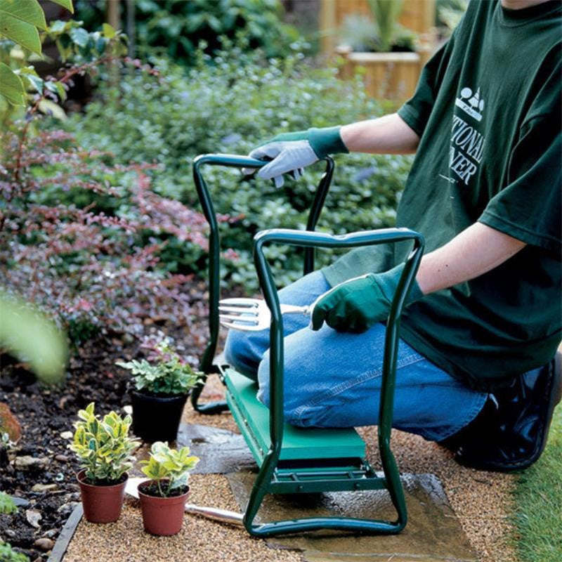 GardenComfort™️ Knee- and back-friendly garden tool