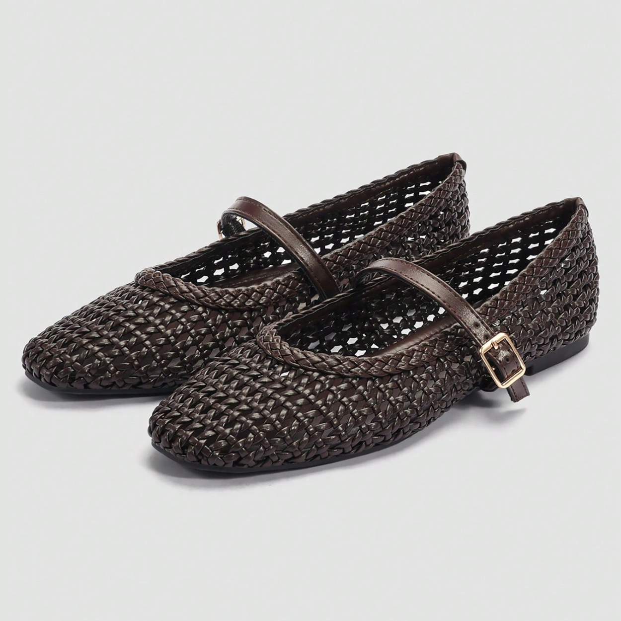 Woven Strap Buckle Casual Flat Shoes For Women in White - Strap Detail